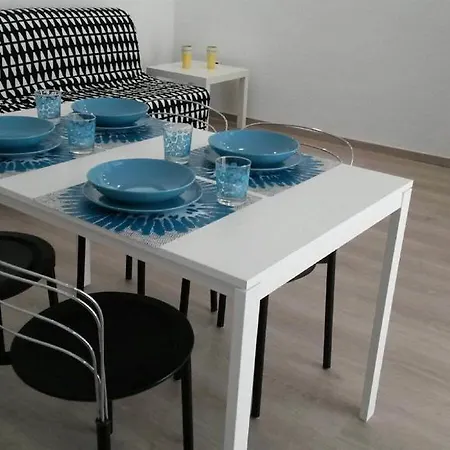 بيت للعطل Tom House مانفريدونيا